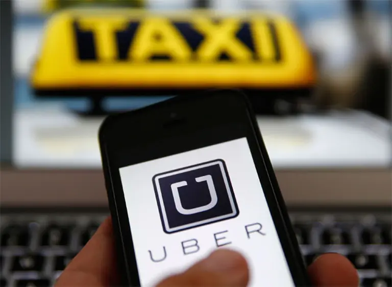 La Justicia pide detener a directivos de Uber y bloquear la aplicación