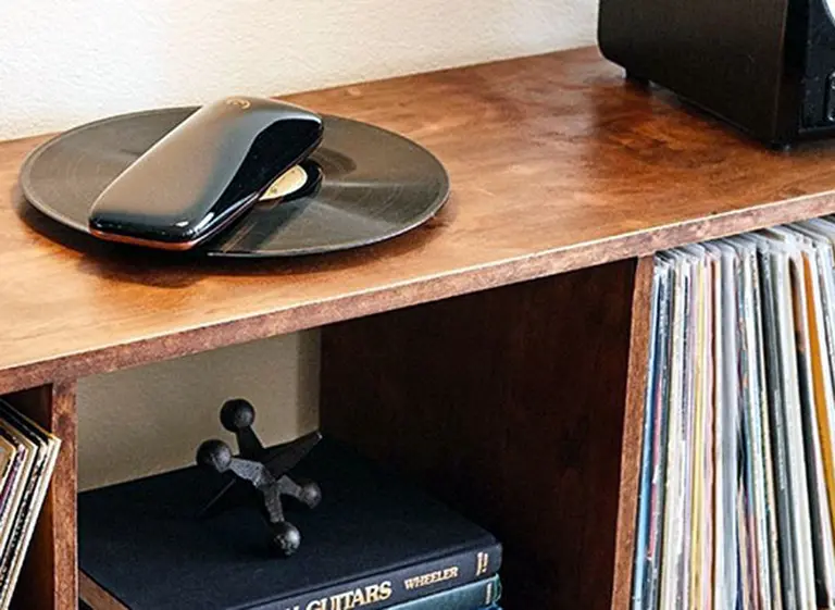 Love, el tocadiscos inteligente para los vinilos de siempre