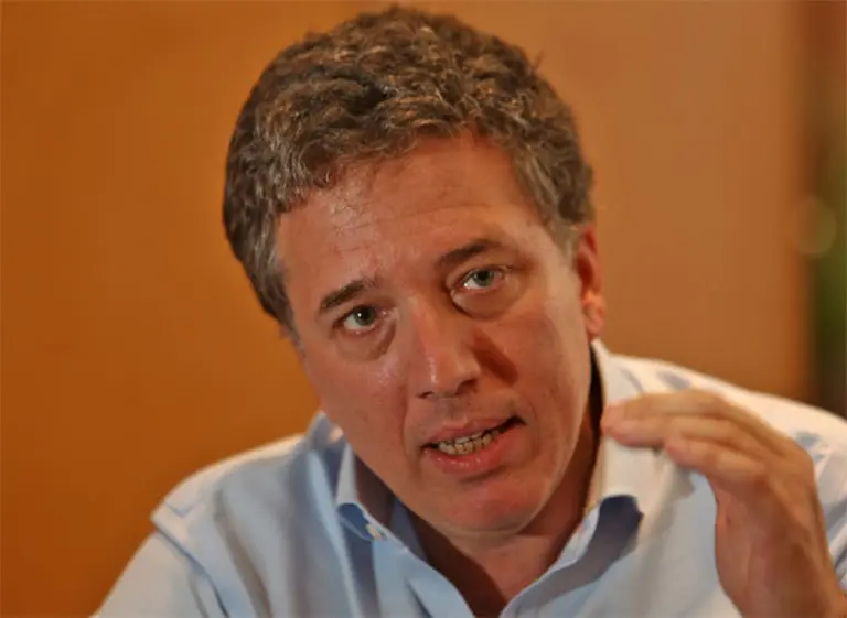 Dujovne aclaró que no habrá subas en el IVA en su reforma tributaria