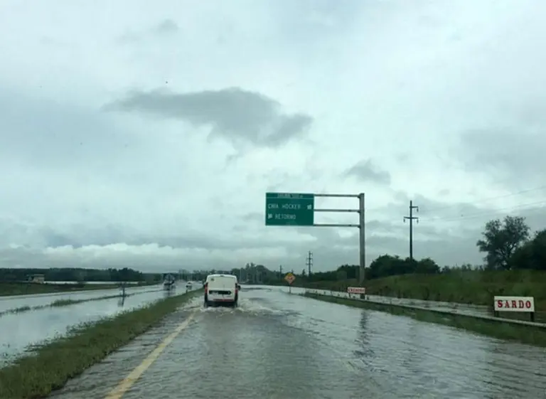 Tras las inundaciones, el Gobierno oficializa declaración de emergencia nacional en 11 provincias