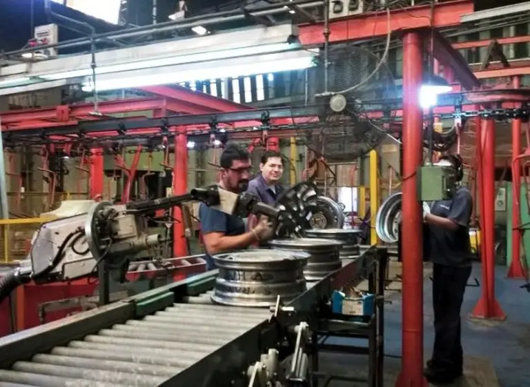 Por importaciones, cierra la última fábrica de llantas que habí­a en el paí­s