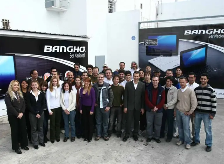 Banghó lidera la ofensiva contra el "arancel cero" a computadoras: tras breve tregua, habrá 500 despidos