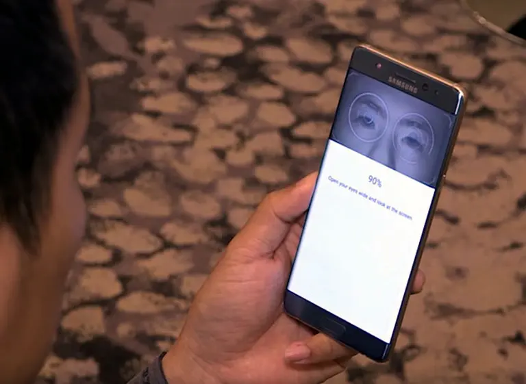 Fabricantes de celulares condenan a muerte a las "passwords"