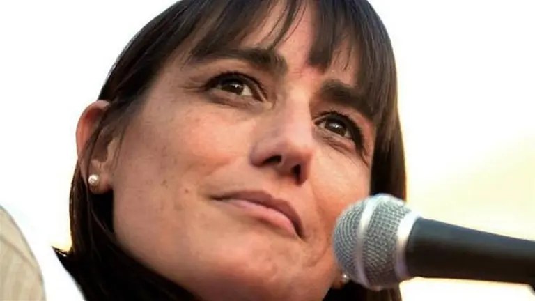 Quién es la mujer que busca destronar a Roberto Baradel