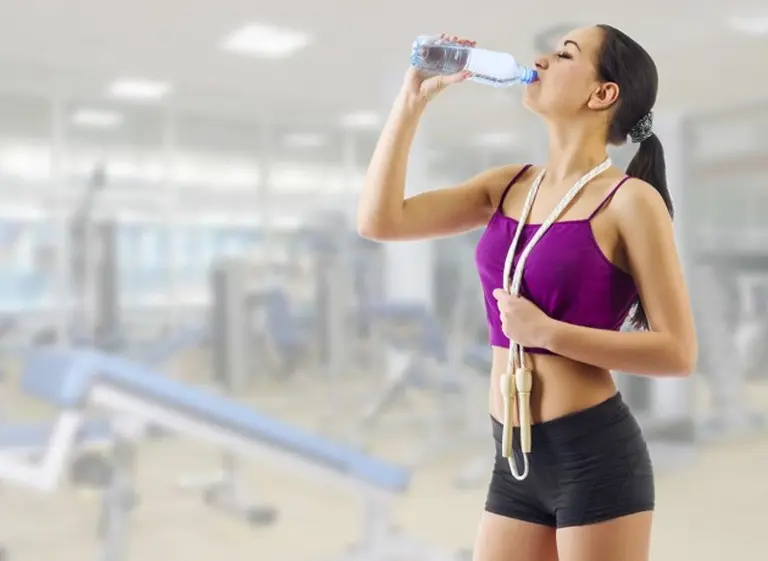 Netshoes lanzó dos marcas propias de indumentaria deportiva y moda casual