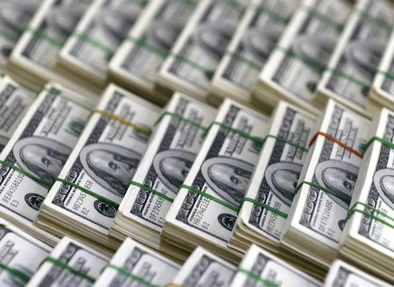 Qué beneficios y dificultades traerá la venta de dólares en comercios