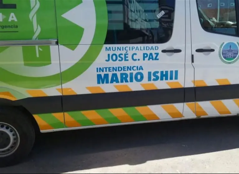 La moda que crece en el Conurbano: ploteo de nombres de intendentes en patrulleros y ambulancias