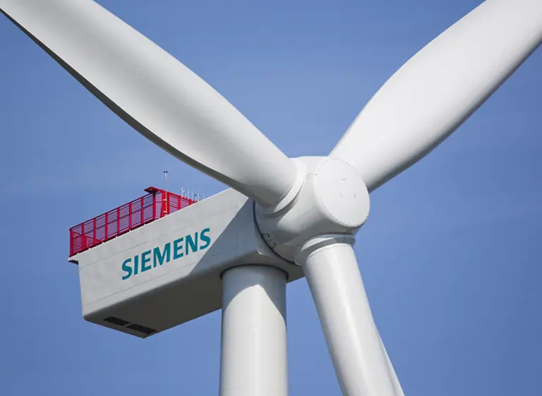 Siemens y Gamesa crean la mayor empresa de energí­a eólica del mundo