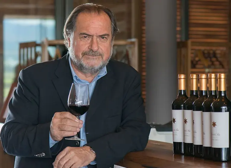 Michel Rolland ya produce un millón de botellas de su vino Clos de los Siete