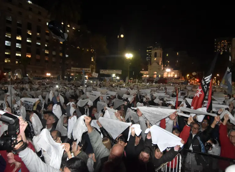 El Gobierno promulgó  la ley que limita el 2x1 en casos de lesa humanidad