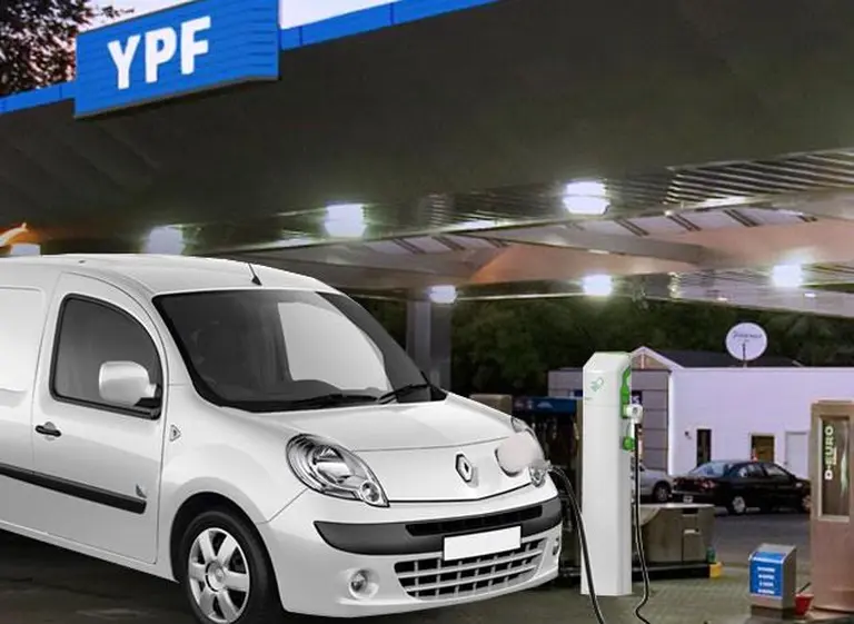 Esta vez es en serio: arranca plan de instalación de "enchufes" en ví­a pública para autos eléctricos