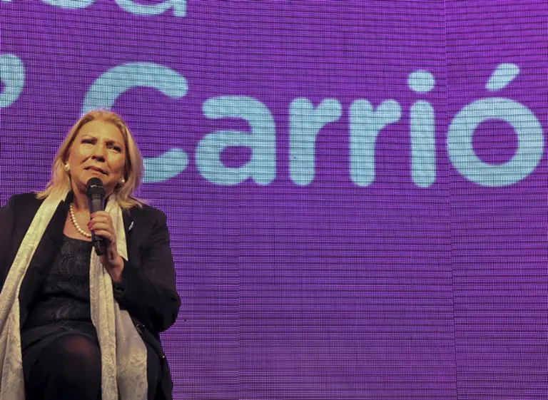 Bomba de Carrió: "La Justicia pedirá desafuero de Cristina antes de que asuma"
