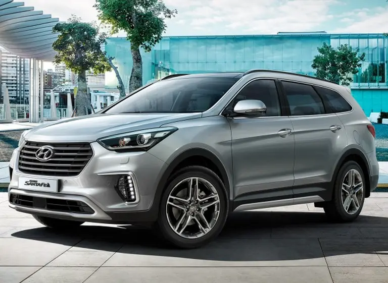 Hyundai lanzó la nueva Grand Santa Fe con motor naftero V6