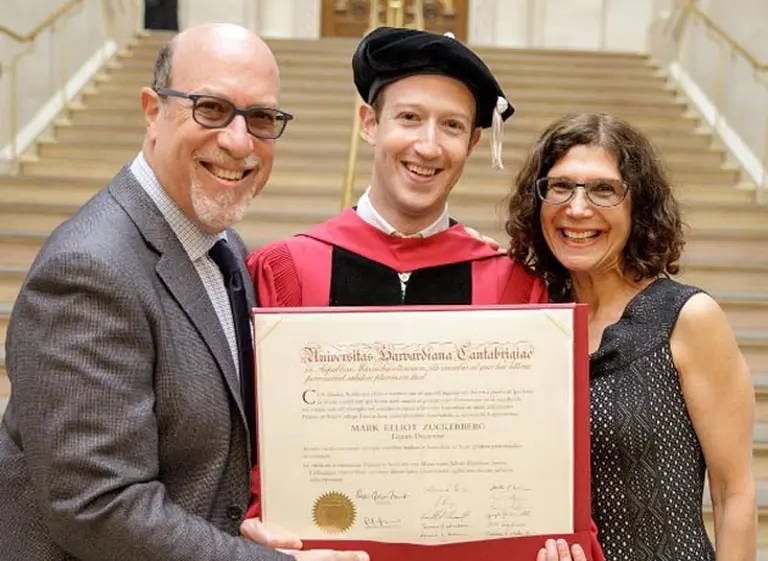 ¿Se dormí­a en clase?: el imperdible discurso de Zuckerberg en Harvard