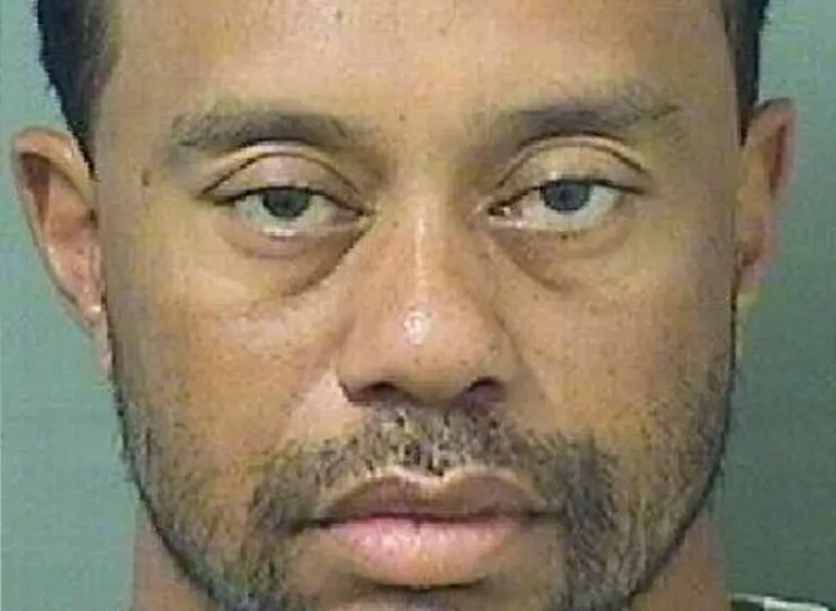 ¡Otra vez detenido! Tiger Woods engrosa su prontuario tras manejar bajo los efectos de sustancias