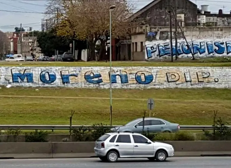 Guillermo Moreno, candidato: aparecen las pintadas en la Ciudad