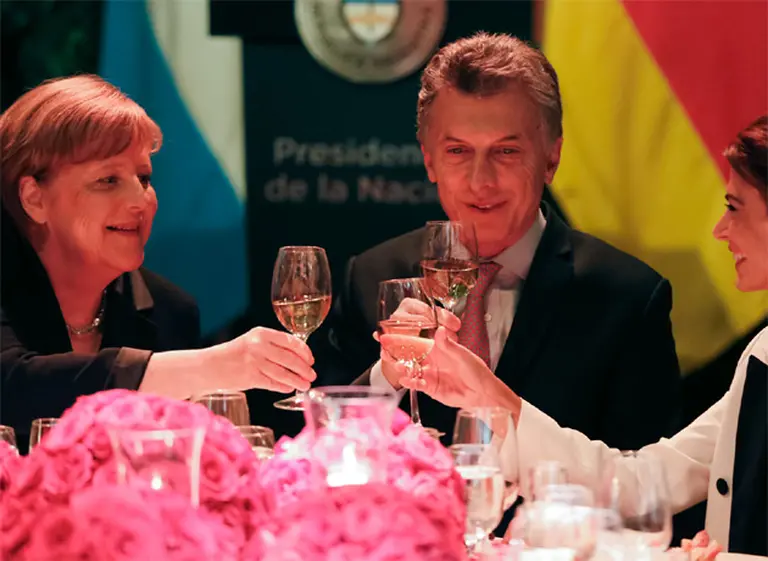 Espaldarazo de Merkel a Macri: afirmó sentirse "impresionada" por los cambios de Argentina y prometió cooperación
