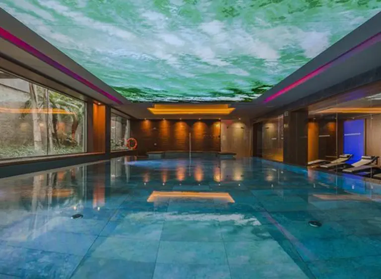 Conocé el lujoso hotel que compró Messi en Barcelona