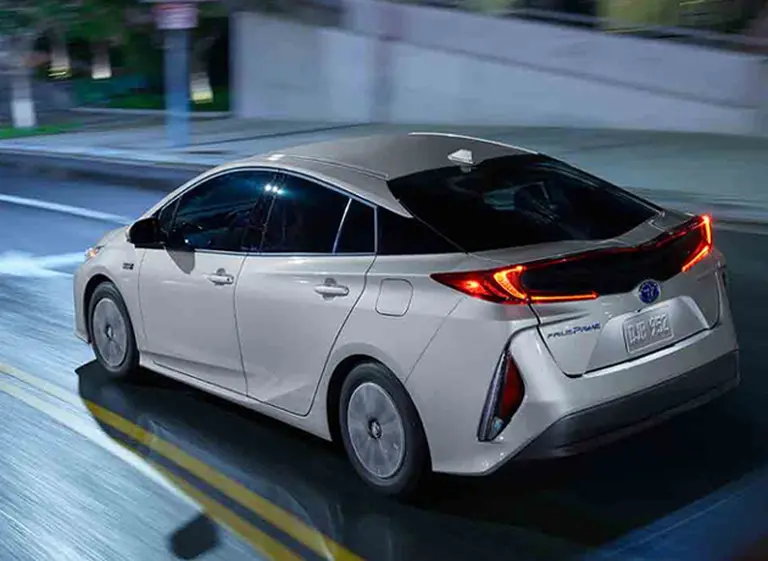 Toyota redujo un 37% el precio de su hí­brido Prius