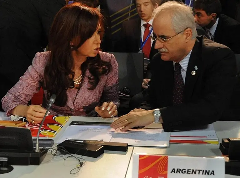 El peronismo jugó para el Gobierno: irá dividido en tres a la provincia de Buenos Aires, con CFK, Randazzo y Massa