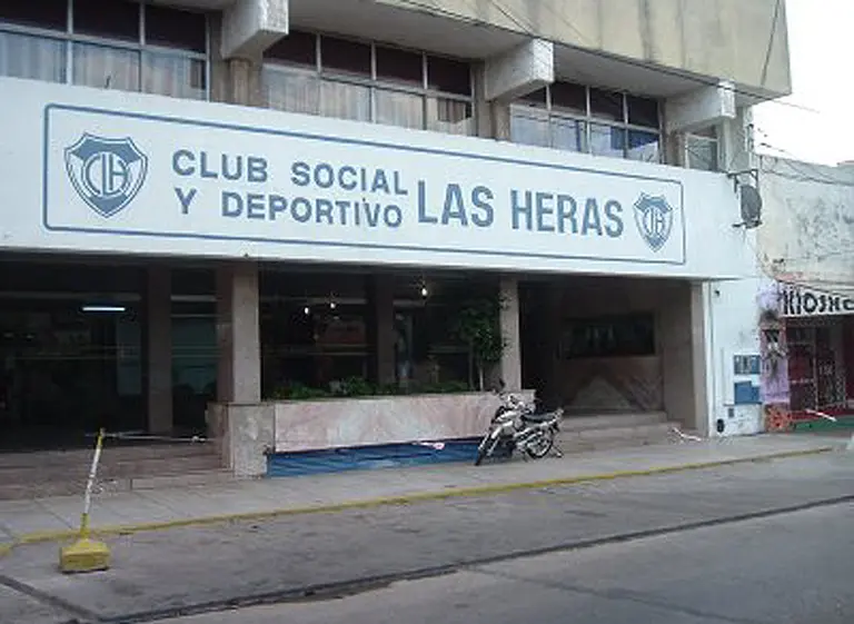 Clubes de barrio, "al borde del cierre" por fallo que los obliga a pagar subas de luz