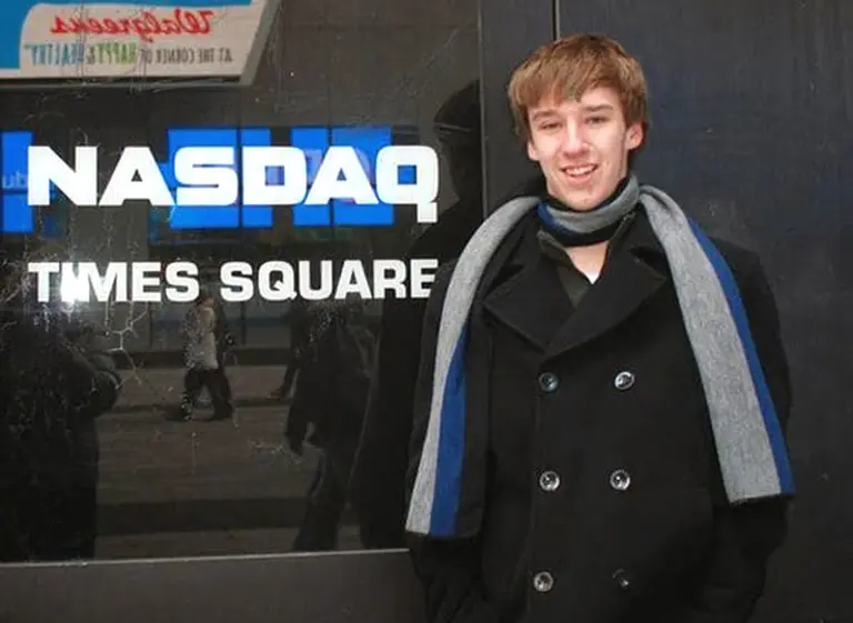 Cómo hizo un estudiante para ganar u$s300.000 con las acciones más baratas del mercado