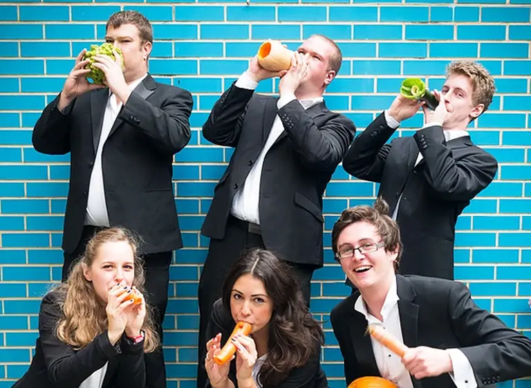 Video: cómo suena la orquesta que usa instrumentos fabricados con vegetales