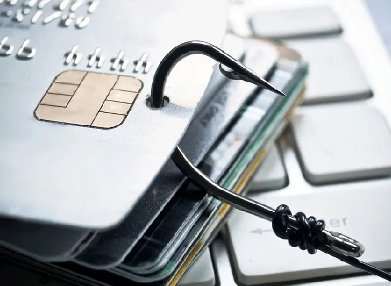 Nueva estafa: así­ te clonan la tarjeta acá para comprar de todo en Chile