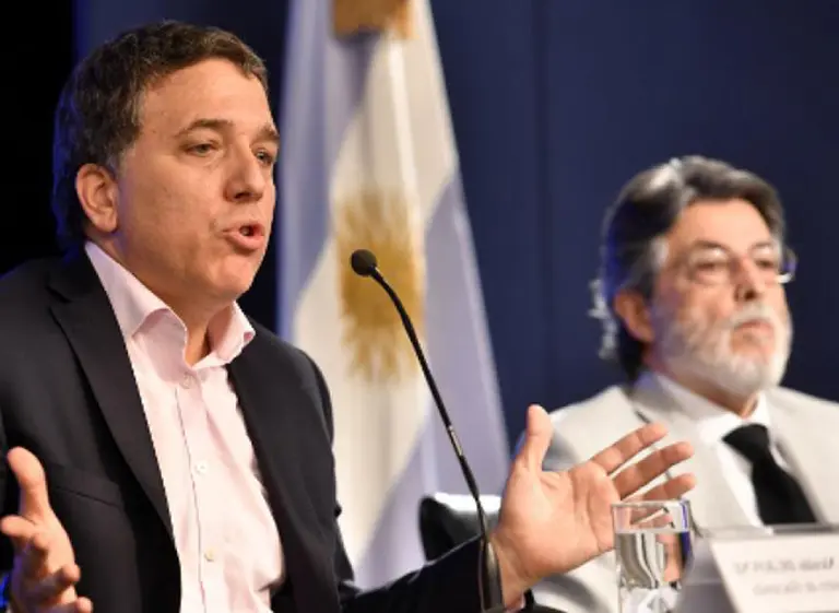El déficit primario bajó casi 10% interanual en julio y alcanzó los u$s22.000 M