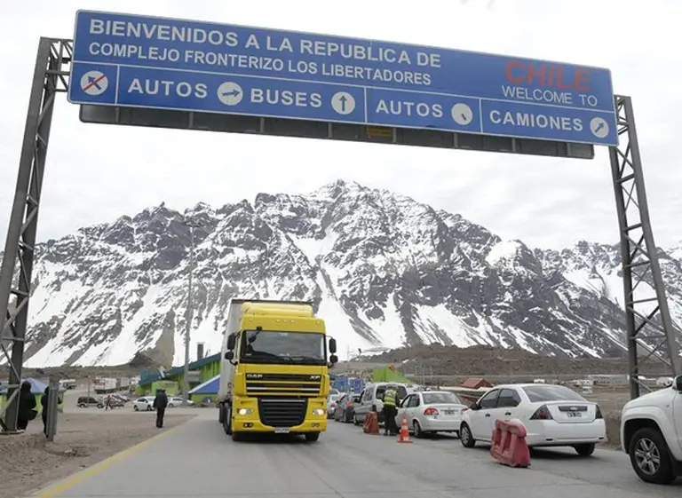 Los turistas que viajen a Chile tendrán que sacar un nuevo seguro que cuesta 11 dólares cada diez dí­as
