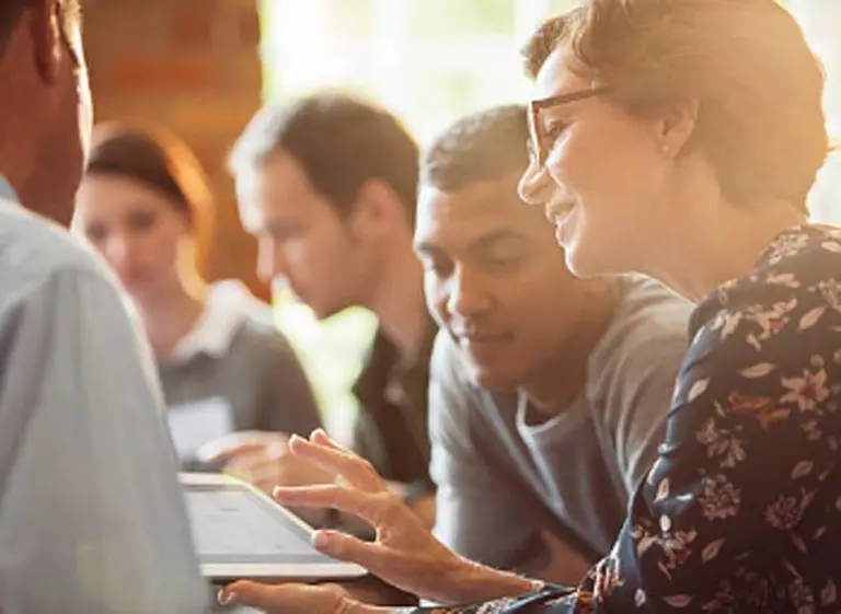 "Los baby boomers y los millennials necesitan un refuerzo constante sobre las polí­ticas de seguridad"