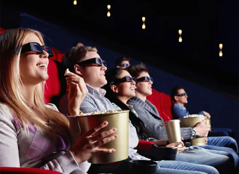 Cofundador de Netflix ahora va por la pantalla grande: propone pagar u$s10 al mes para ir al cine