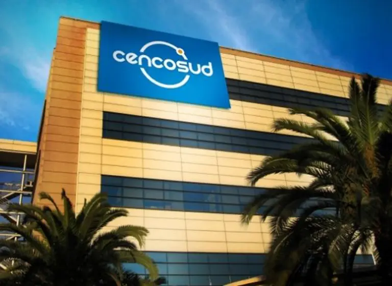 Cencosud tiene nuevo director general y reordena su cúpula directiva local