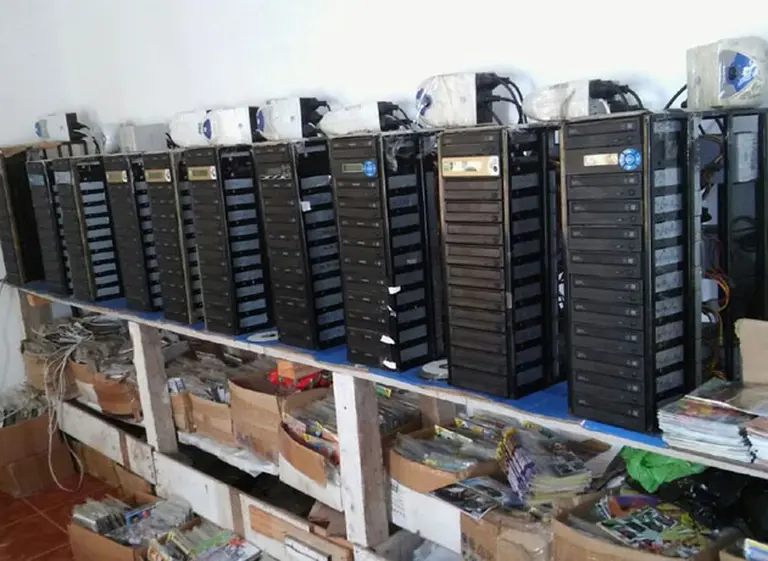 Cómo operaba el "Rey de las pelí­culas truchas" de La Salada