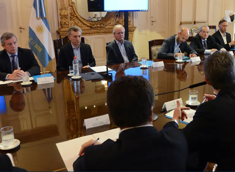 Macri advirtió a su Gabinete: "La reforma tributaria no va a andar si nadie se preocupa de bajar el déficit"