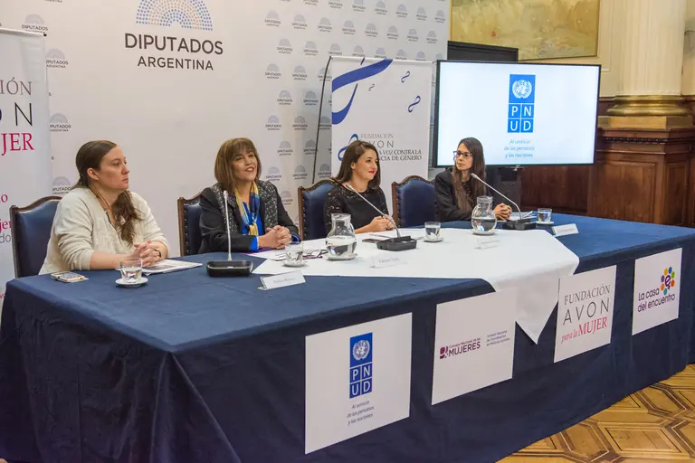 Empiezan a dar licencias laborales por violencia de género en el paí­s