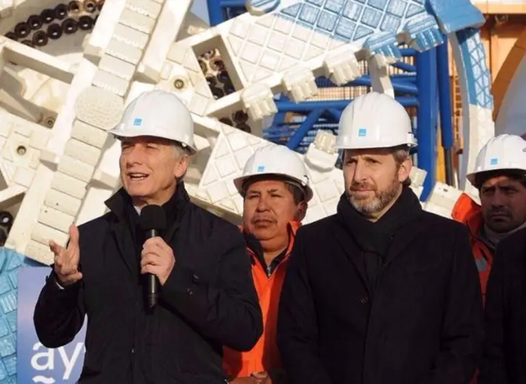 Concretarán obras por u$s935 millones para ampliar la red de agua y cloacas en Provincia