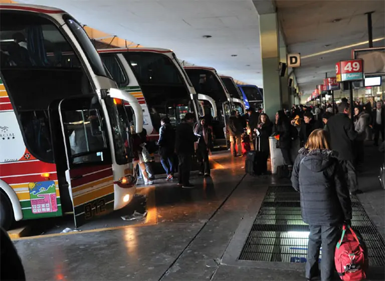 Polémica por los micros "low cost": el sector critica la decisión y reclama medidas para mayor competitividad