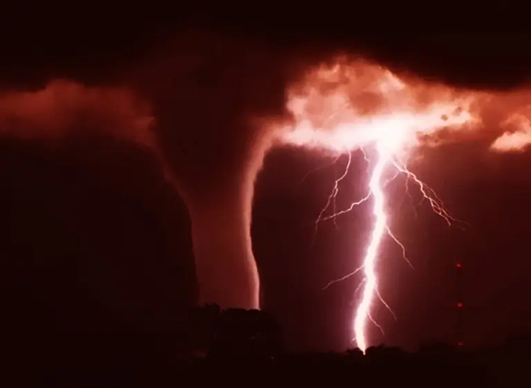 ¿Cuál es la diferencia entre un huracán y un tornado?