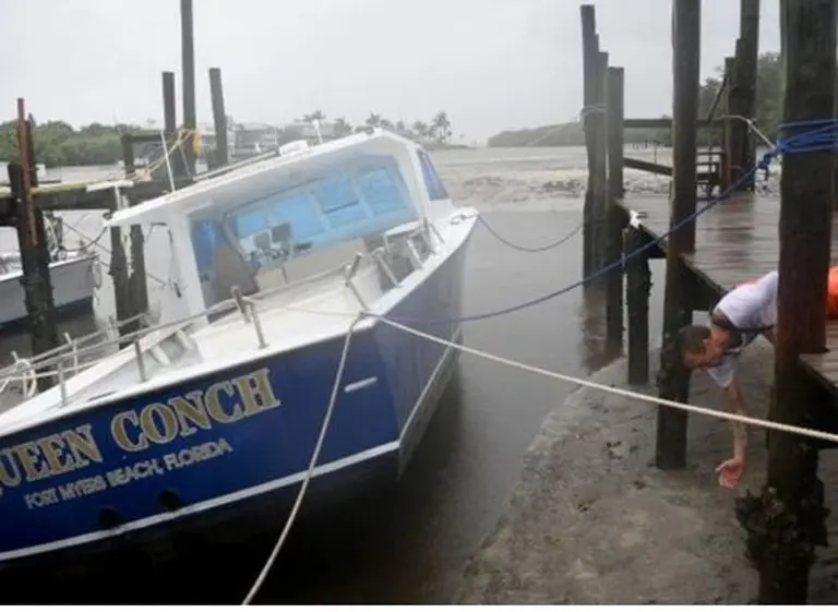 Por qué se retira misteriosamente el agua del mar antes del huracán