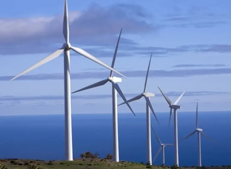 YPF también va por la "energí­a limpia" y comienza a montar el parque eólico en Chubut