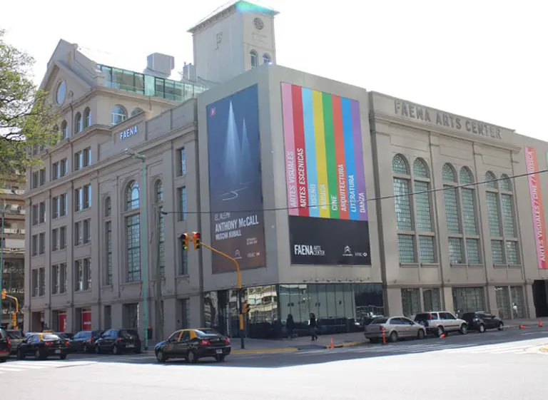 Intoxicación masiva en el Faena Art Center