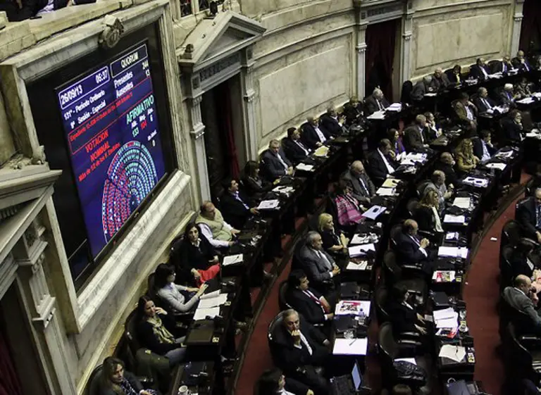 La pelea oculta por Ley de Presupuesto: "halcones y palomas" pujan por manejo del "modelo M"