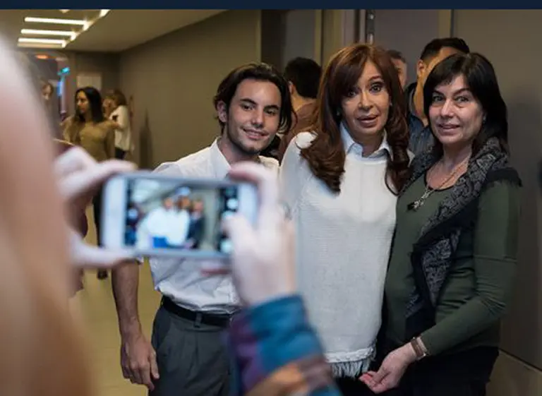 Incomodidad, infidencias y lágrimas: la intimidad de la entrevista a Cristina