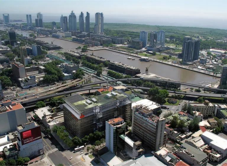 Vecinos y socios de un club de tenis se oponen a la construcción de torres en "Catalinas de La Boca"