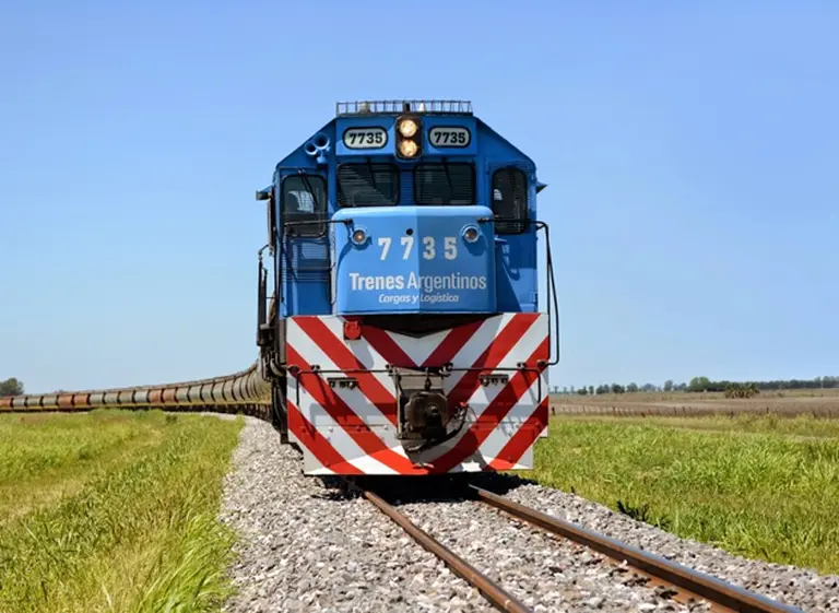 Los primeros 100 vagones del Belgrano Cargas ya partieron a Rosario