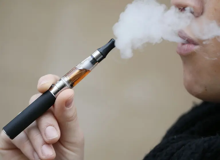 Investigación cientí­fica: los cigarrillos electrónicos endurecen las arterias y aumentan la presión arterial