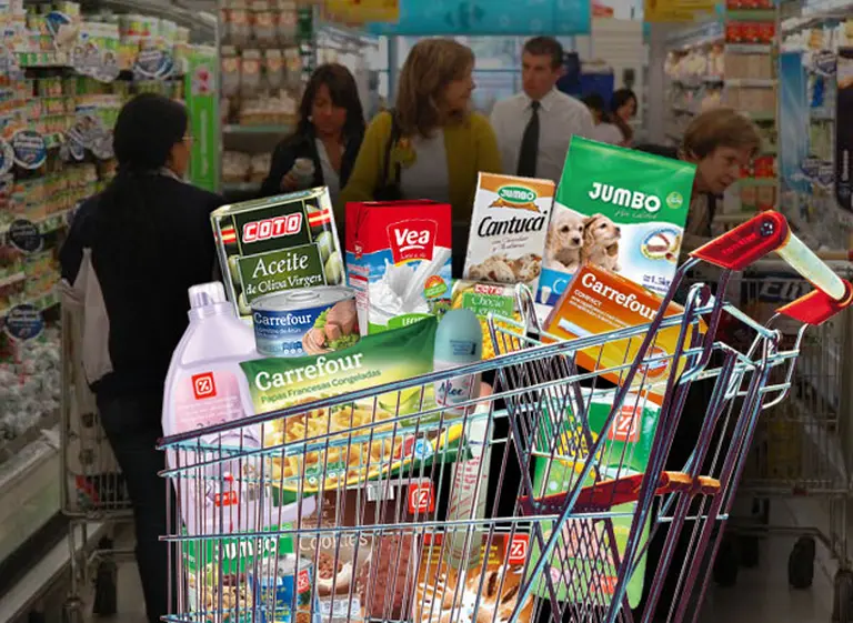 Marcas propias y Precios Corajudos: Jumbo, Carrefour, Walmart y su pelea frente a mayoristas