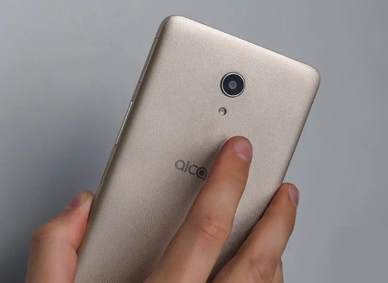 Alcatel presenta su phablet A3 XL en la Argentina