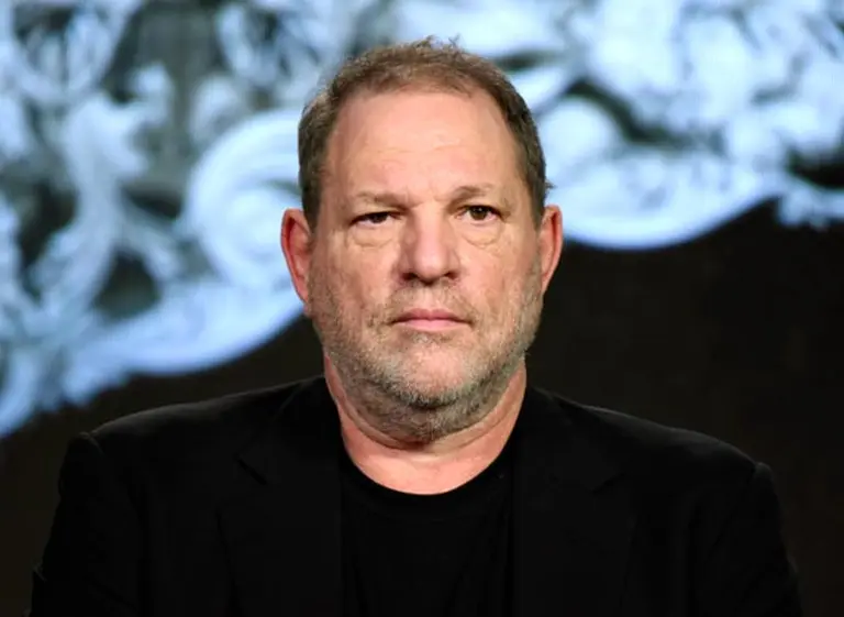 Tras denuncias por acoso sexual, la junta directiva despidió a Harvey Weinstein